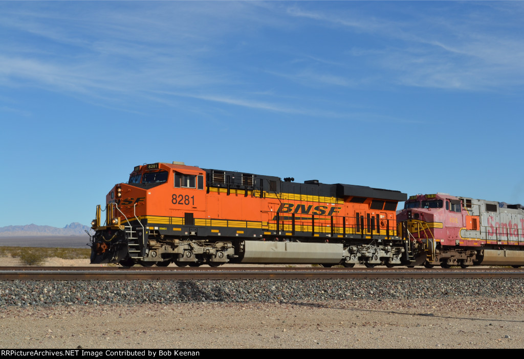 BNSF 8281